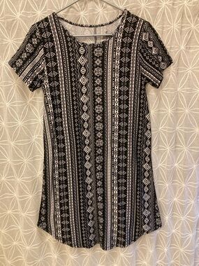 Bobbie Brooks Black & White Geometric Mini Dress